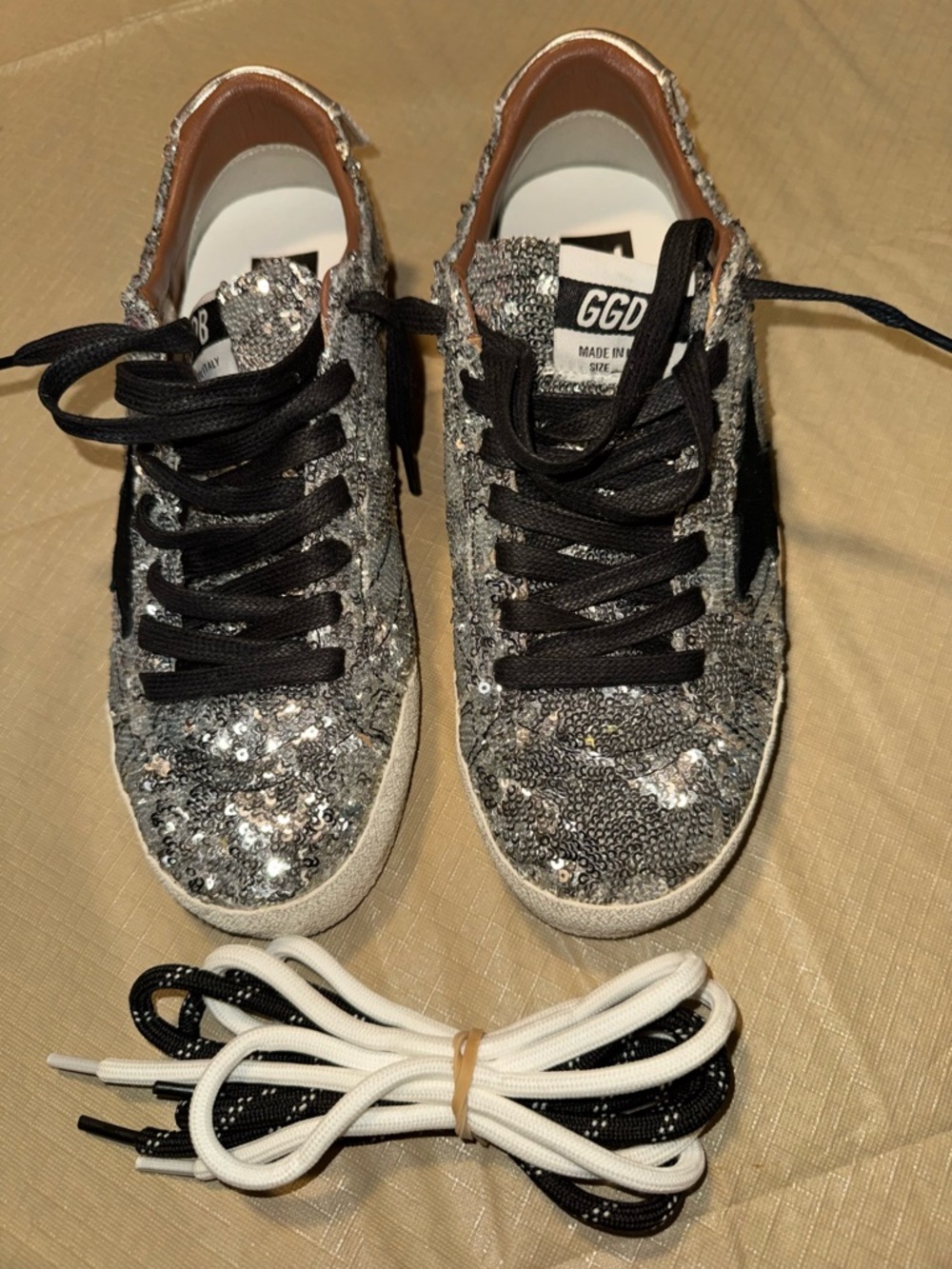 Golden Goose Silver Sequin True-Star Size 39 (not authentic) NEW!